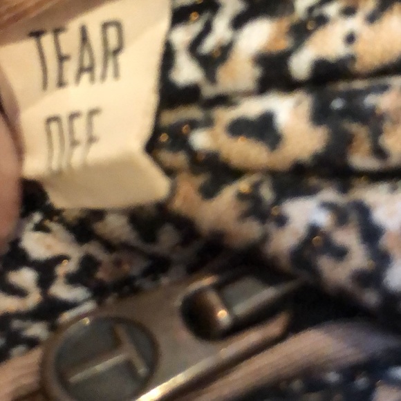 Tear Off Confetti pattern taupe neckline & sleeve piping zipper front blouse - Picture 10 of 10